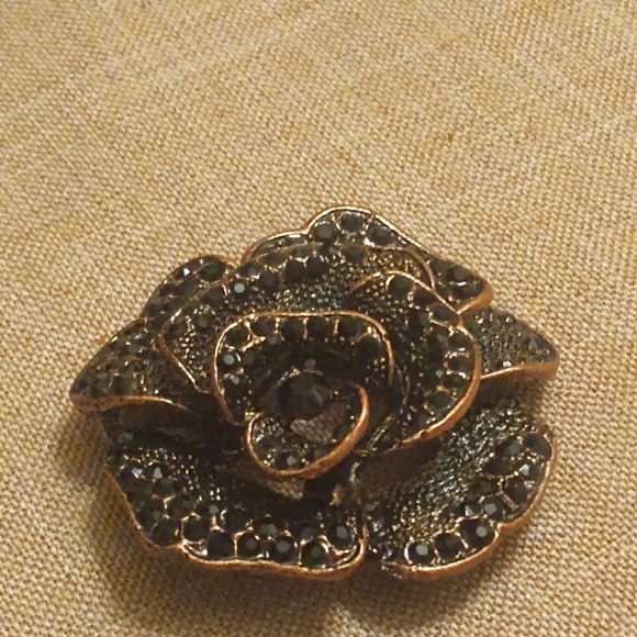 Vintage Layered Rose Antiqued Copper tone Pendant, Black Rhinestones - Picture 3 of 4
